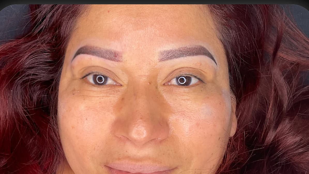 Cejas con efecto sombreado, antes y después